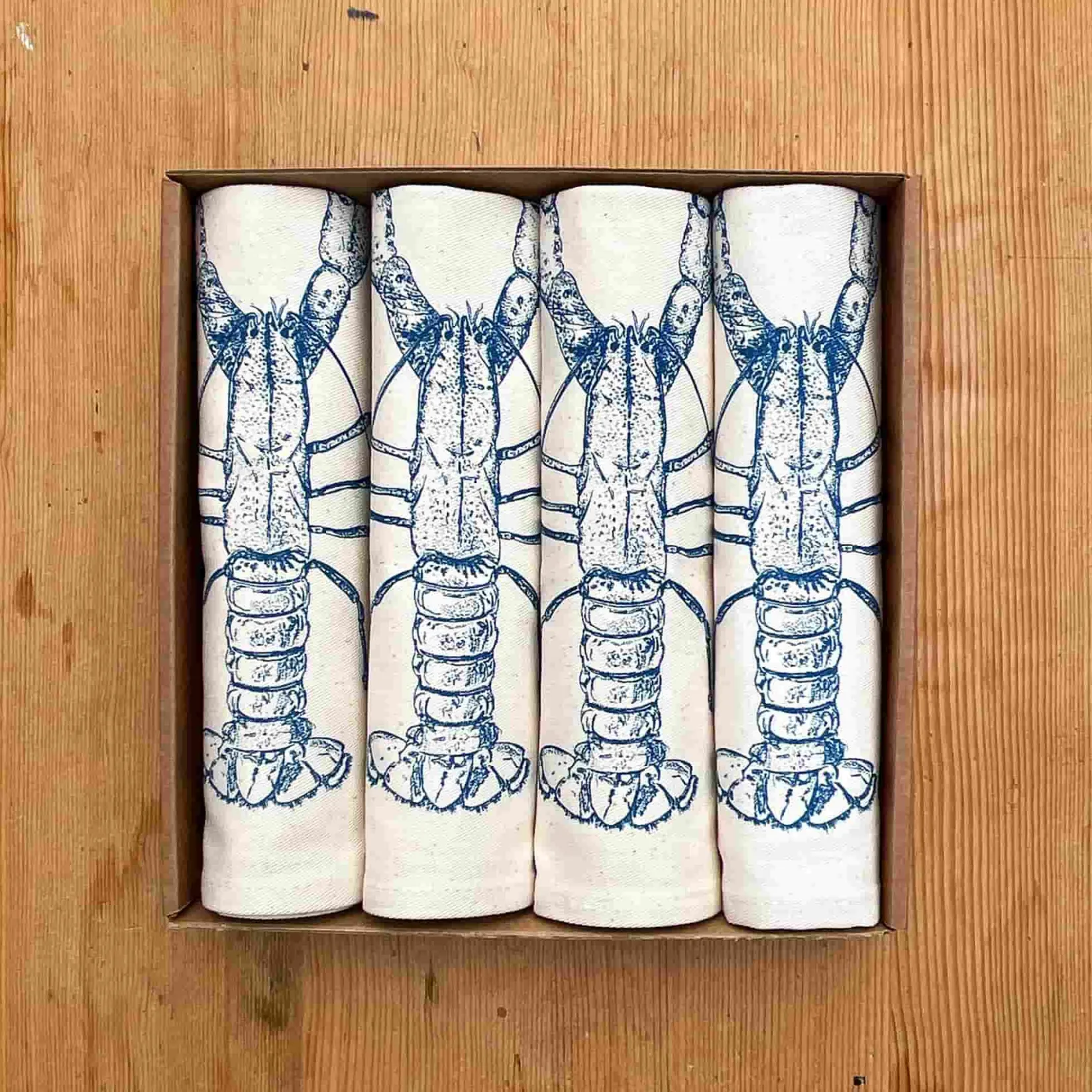 Lottie Day Table Setting|Kitchen Textiles & Clothing^Set of 4 Blue Lobster Napkins