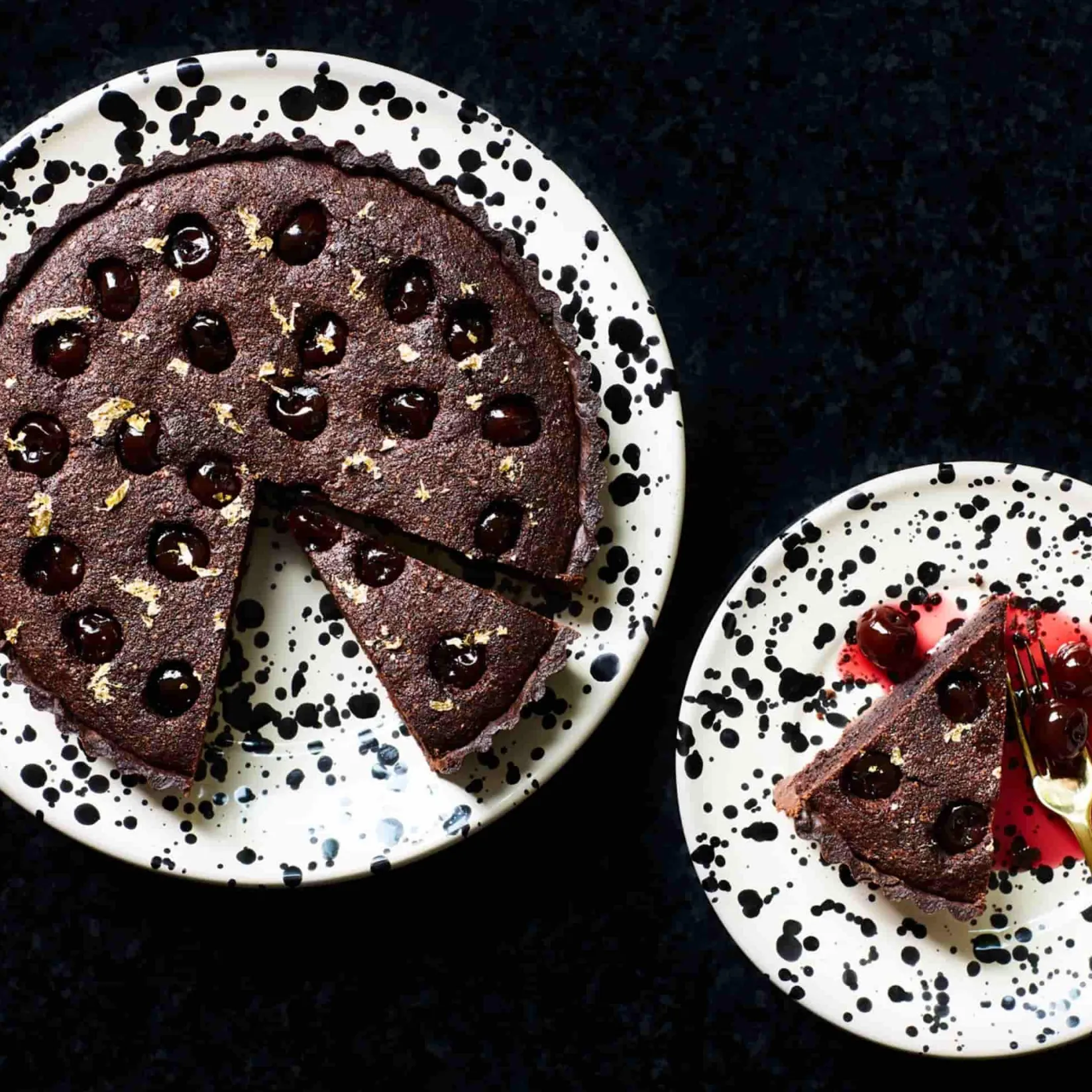 Puglia Handmade Italian Ingredients|Plates^Puglia Black Splatter Dinner Plate, 27cm