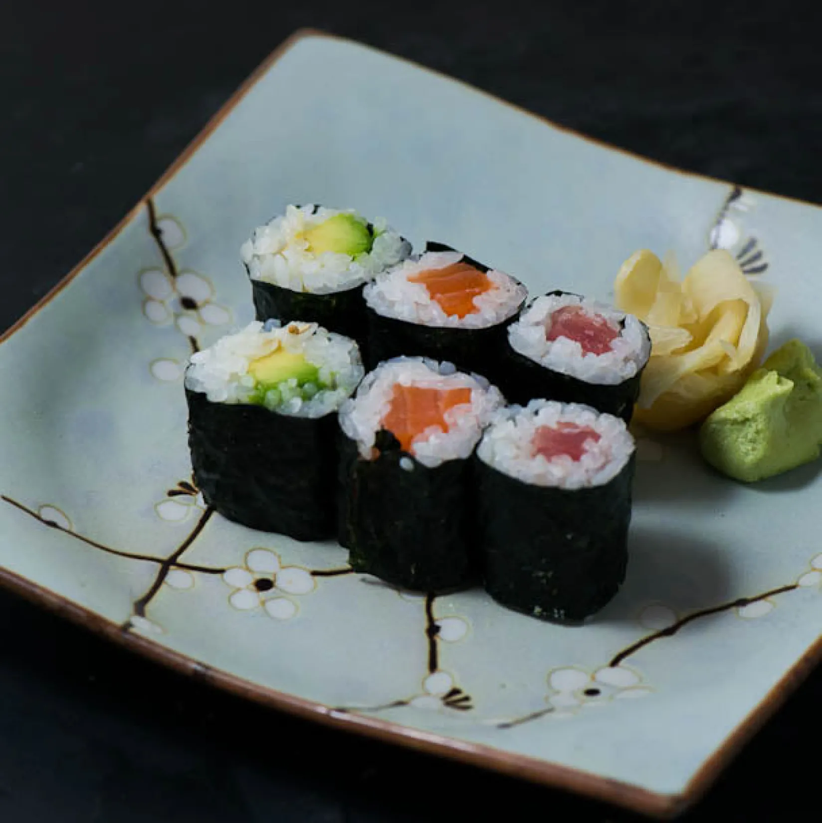 Kiji Stoneware & Ceramics Tableware Brands|Japanese Ingredients^Sakura Blossom Square Plate