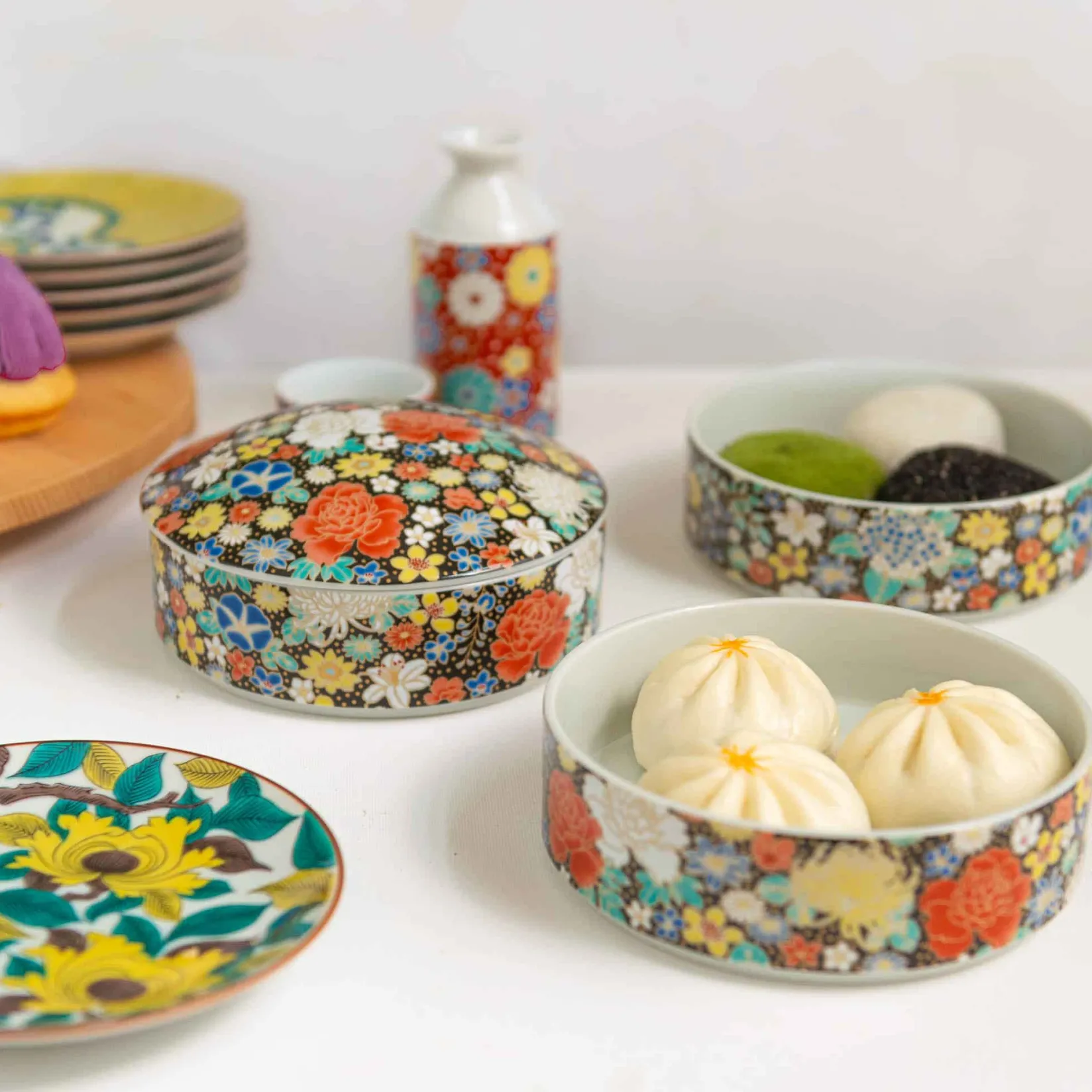 Seikou Tableware Brands|Japanese Ingredients^Porcelain Black Floral Motif Sweets Container, 3 Compartments