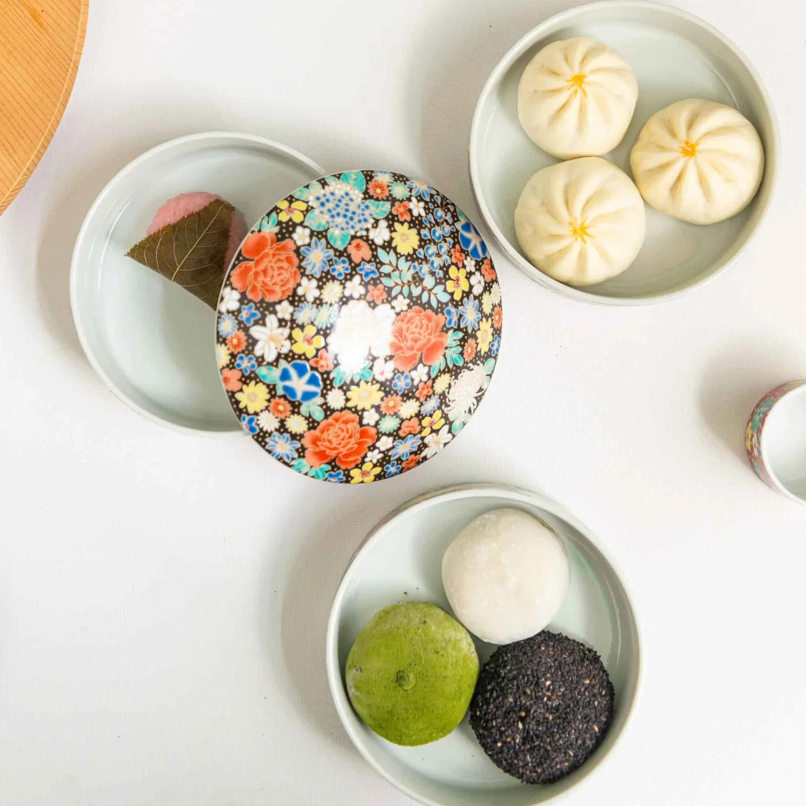 Seikou Tableware Brands|Japanese Ingredients^Porcelain Black Floral Motif Sweets Container, 3 Compartments