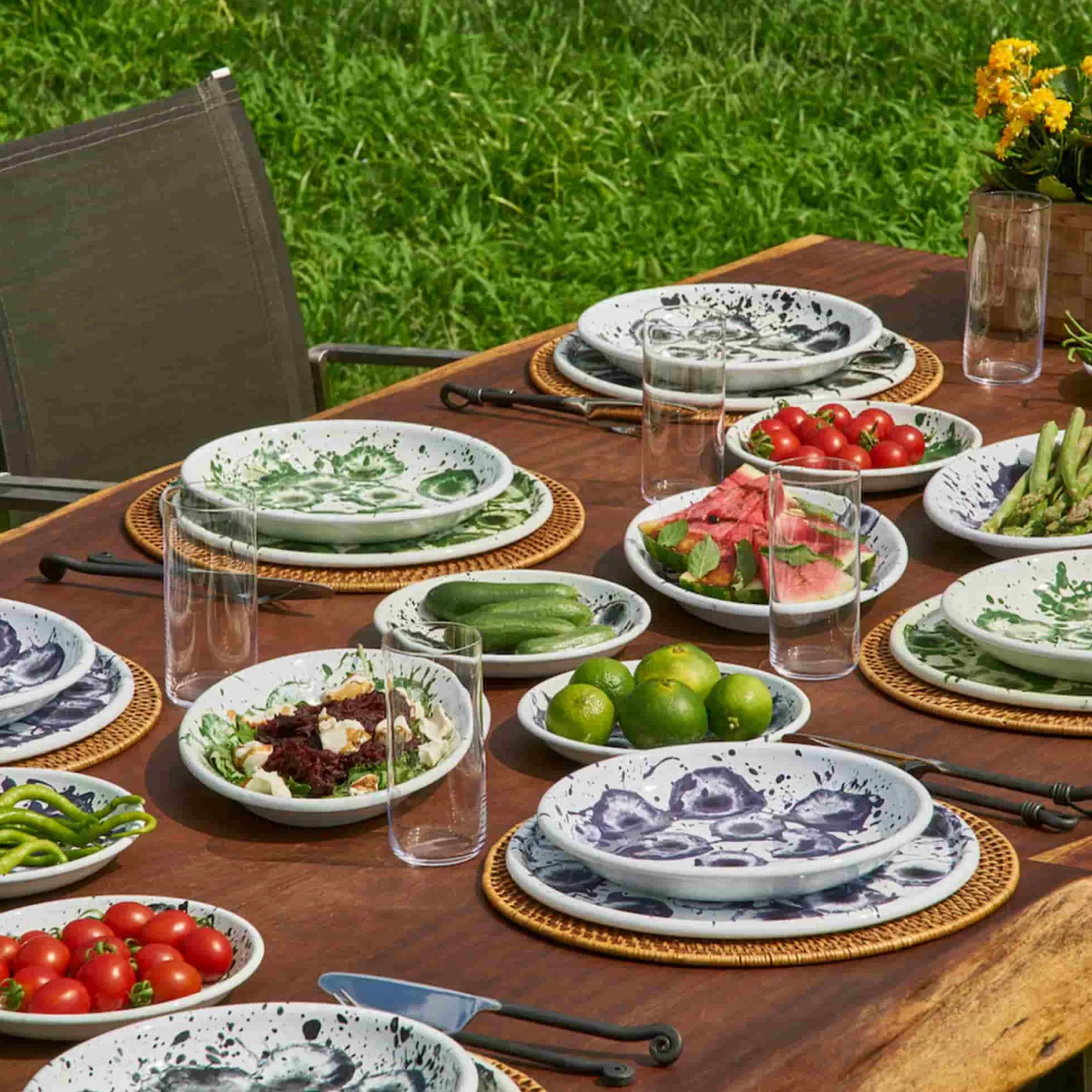 Kapka Enamel Middle Eastern Ingredients|Table Setting^Splatter Madness Enamel Oval Serving Plate, Purple, 31cm