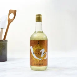 Takahashi Ingredients Brands|Japanese Ingredients^Hakutake Kin Shiro Shochu, 720ml